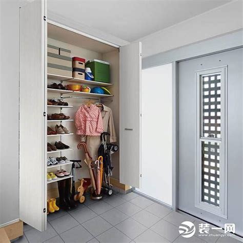 大樓家門口可以放鞋櫃嗎 衣櫃對床頭